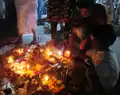 An offering at Dadar Chowpatty by family