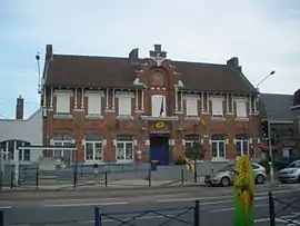 The old town hall in La Chapelle-d'Armentières