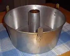 Angel food cake tube pan