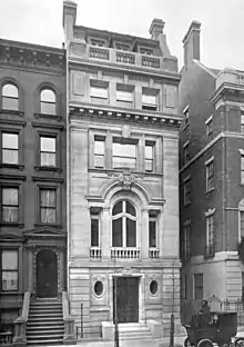 Original appearance of the house in 1903, with houses on either side, as depicted in Architecture magazine