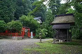 The main hall and Inari shrine (Inari Omyojin/Dakini) of Enryuji [ja]