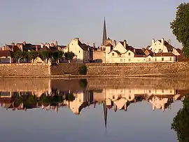 The ramparts on the banks of the Saône