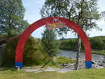 Arch in Mittådalen by the handicraft shop.