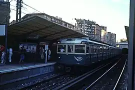 A 400 series train at the station in 1987