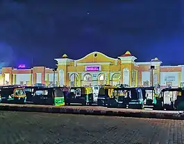 Bareilly Junction taxi stand at night