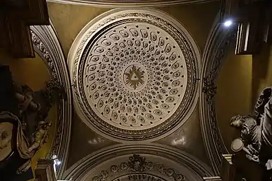 Decoraterd ceiling vault