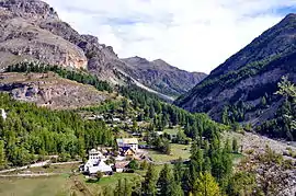 The hamlet of Bayasse in the La Moutière valley