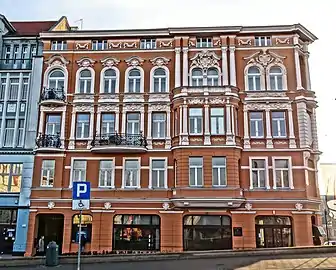 Facade onto Theatre square