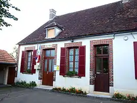 The town hall and school in Beauvoir