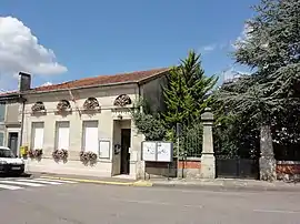 The town hall in Behonne