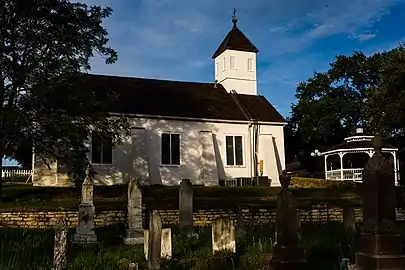 East elevation with graveyard (2016)