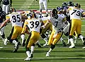 Ben Roethlisberger hands off to Willie Parker