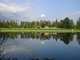 The leisure area at Lac Taillefer