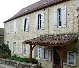 The town hall in Bouzic