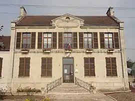 The town hall in Brenouille