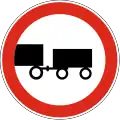 В5No trucks/heavy goods vehicles pulling trailers