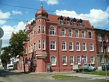 Frontage onto Naruszewicza street