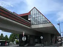 Oscar Lambret metro station