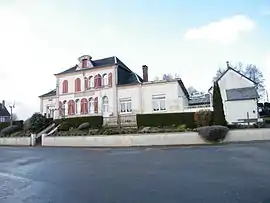 The town hall and school in Cramont