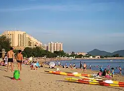 Golden Beach (background) viewed from Cafeteria New Beach in 2017