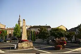 The centre of Cahuzac-sur-Vère