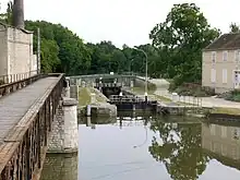 Canal junction at Buges