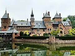 Châtelet rear view