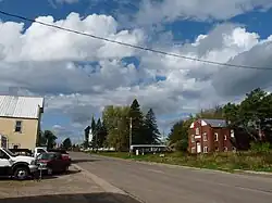 Facing west on 8, with town hall/museum on right