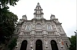 The cathedral facade from street level.