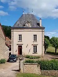 The town hall in Châtellenot