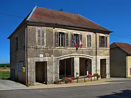 The town hall in Châtillon-Guyotte