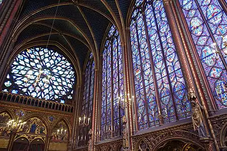 The upper chapel to the west, with the later flamboyant rose window