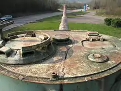 The Nahverteidigungswaffe with armored plug as seen on a Tiger I tank. Roof of the turret, bottom right.