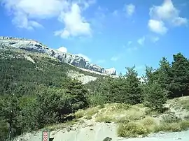 A view of the south side of the Corniche de Céüse from the Col de Guérins