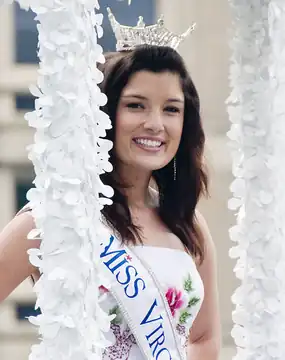 Chinah Helmandollar,Miss Virginia 2009