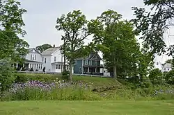 Houses along Redbank Creek