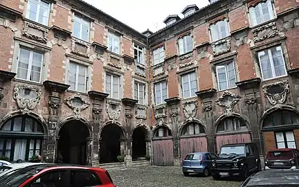 Hôtel de Clary: façades on courtyard.