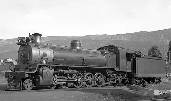 Class 14C no. 2001, as built with a Belpaire firebox, De Doorns, c. 1945