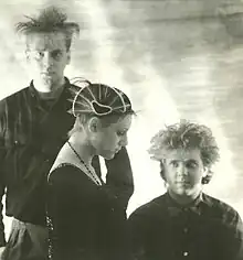 Cocteau Twins in 1986, from L-R: Simon Raymonde, Elizabeth Fraser, Robin Guthrie