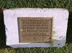 Monument identifying NRHP status of Confederate Lot