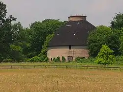 Cota Round Barns