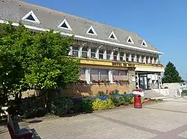 The town hall of Courcelles-lès-Lens