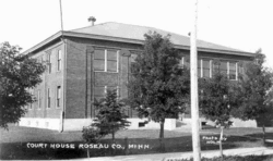 Postcard. Roseau County Courthouse.