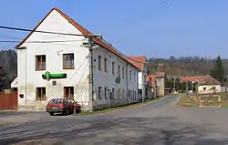 Restaurant by the main road