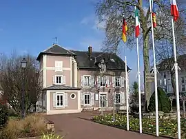 The town hall in Dammarie-lès-Lys