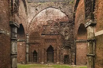 Multiple mihrabs in Darasbari Mosque