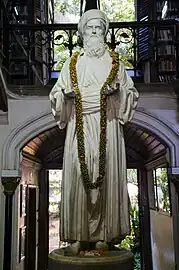 Statue of Davis Sassoon at David Sasoon Library, Mumbai