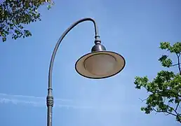 Electric street lamp (1920)