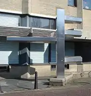 Boom (1973), The Hague