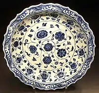 Dish, Yongle reign (1403–1424), porcelain with underglaze blue